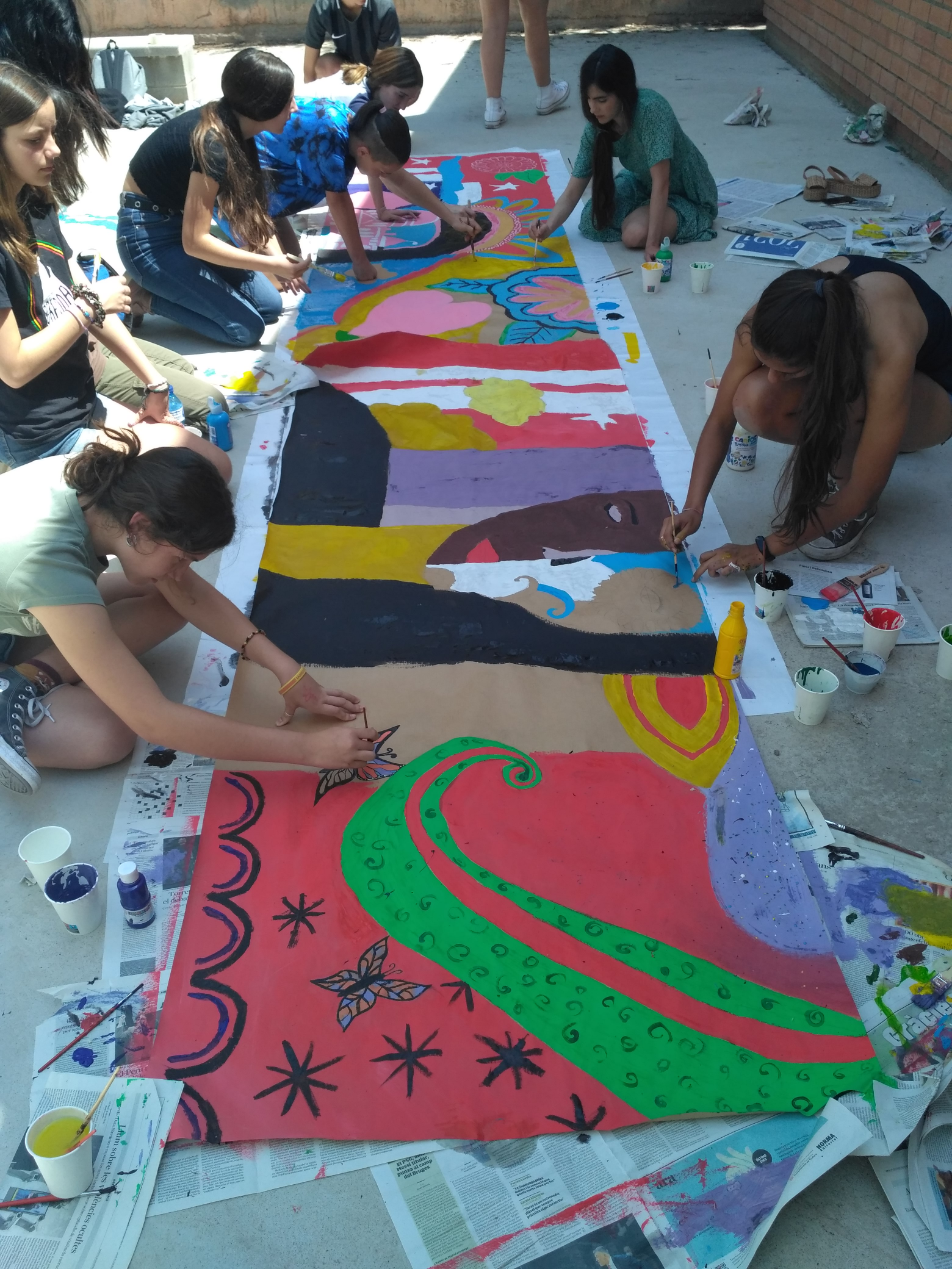 Exposició internacional Aula d'Acollida Alba Gabernet: Mural i decoració